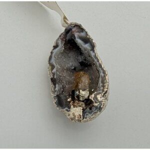 Agate Geode w/orange crystal pendant silver tone new old stock.